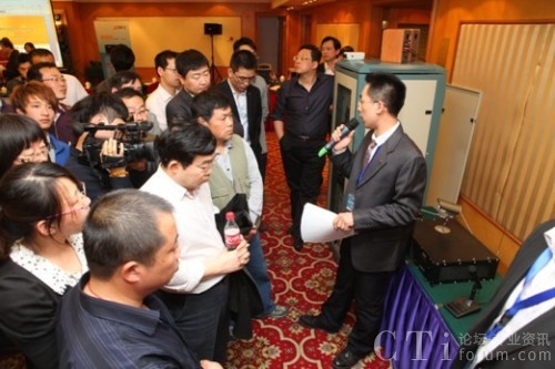 售前部经理徐刚主持现场演示环节