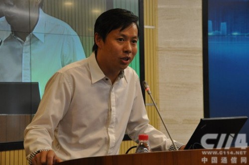 来自浦东新区东方城市花园的居民代表表示光网业务改变生活